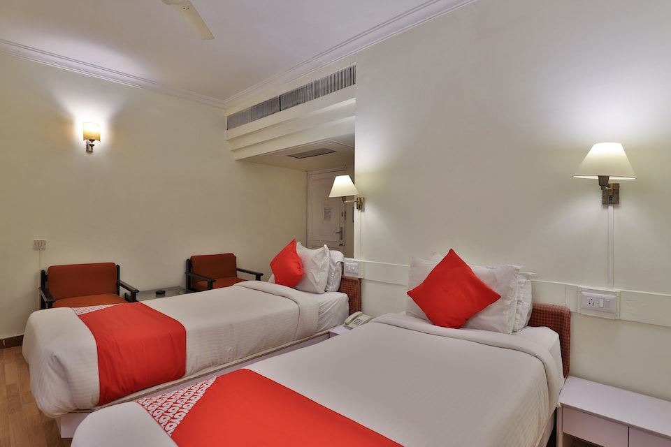 OYO 2308 Hotel Crown, Navrangpura Ahmedabad, Ahmedabad