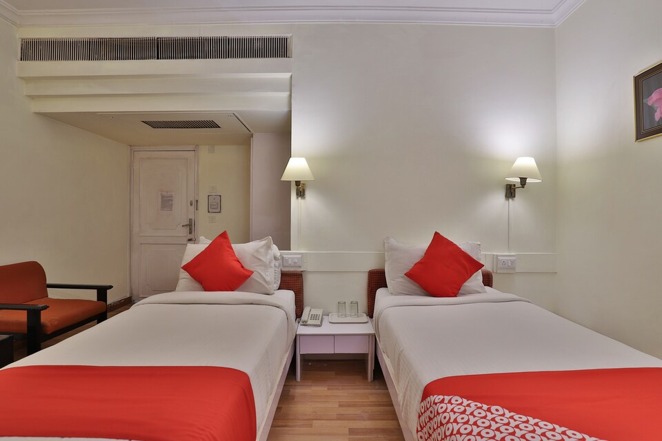 OYO 2308 Hotel Crown, Navrangpura Ahmedabad, Ahmedabad
