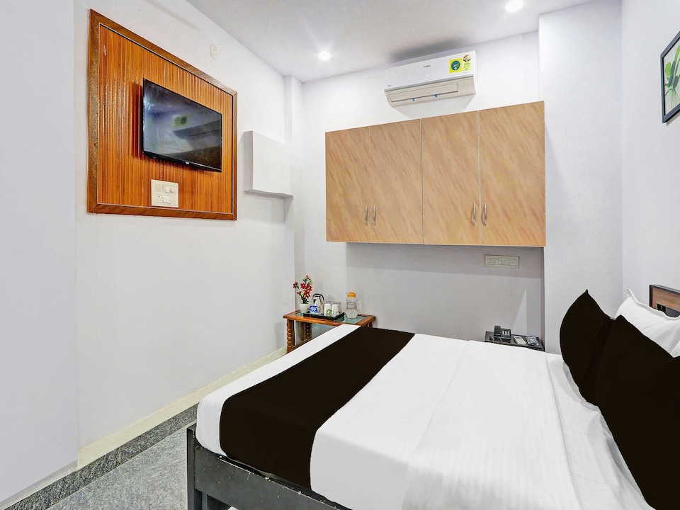 Collection O Karmanghat Near TKR khaman, Ameerpet, Hyderabad