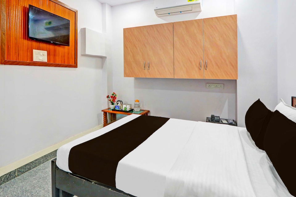 Collection O Karmanghat Near TKR khaman, Ameerpet, Hyderabad