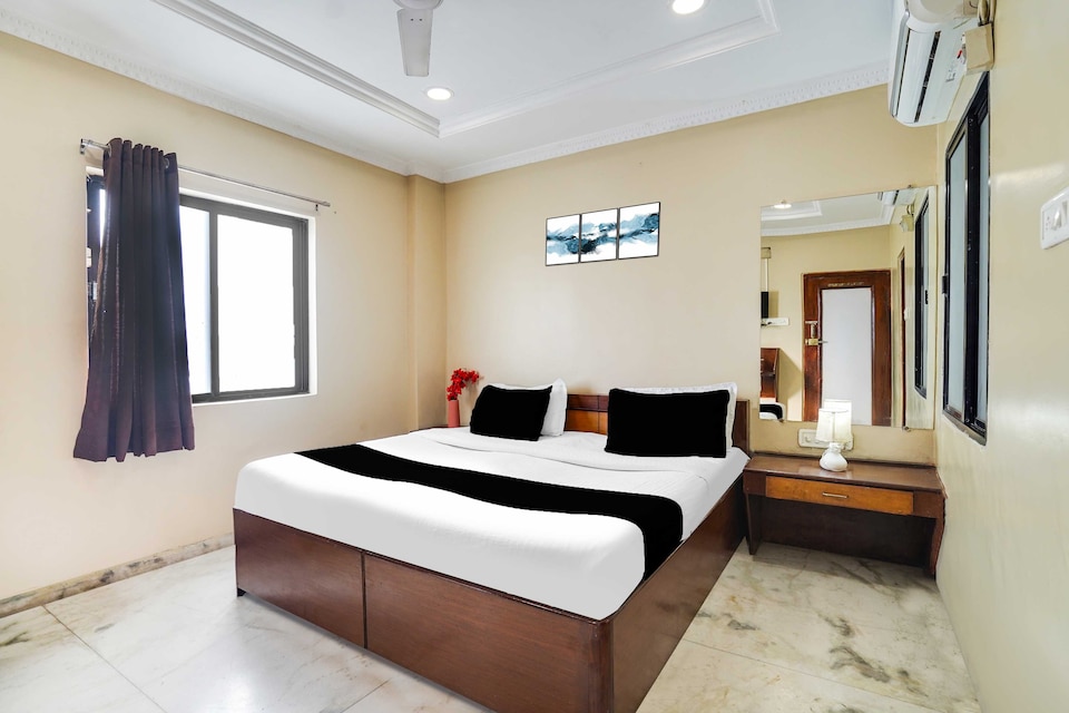 Collection O Pithampur, Pithampur Indore, Indore