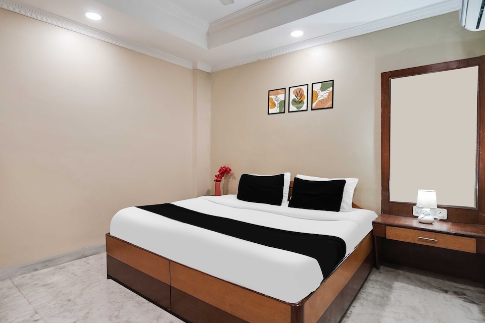 Collection O Pithampur, Pithampur Indore, Indore