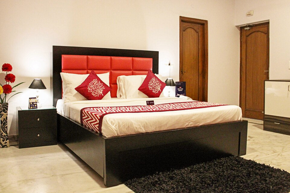 OYO 2315 Hotel AV Hospitality, Noida City Metro, Noida