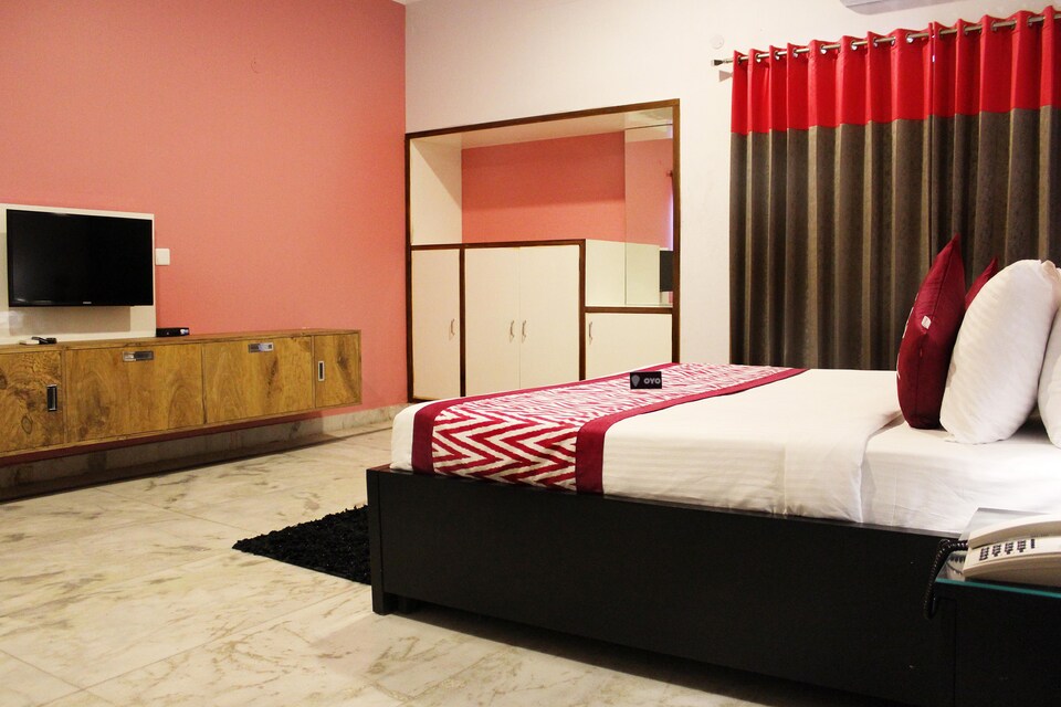 OYO 2315 Hotel AV Hospitality, Noida City Metro, Noida