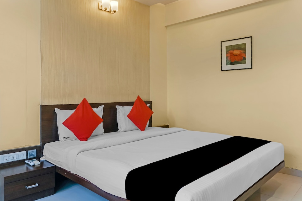Capital O 2327 Hotel Eco Inn, Viman Nagar, Pune