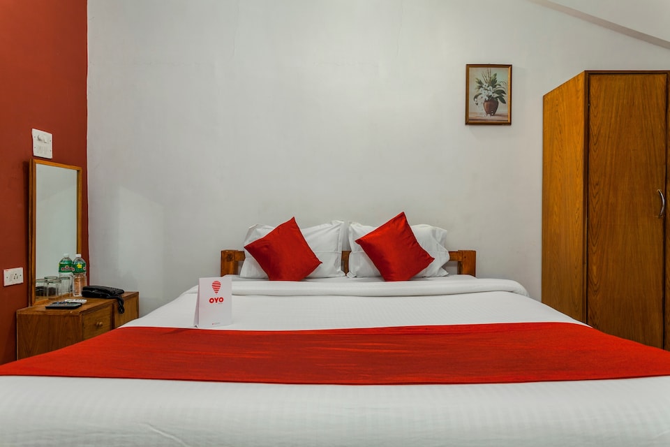 Collection O O 2329 Hotel Goa's Pearl, Candolim Goa, Goa