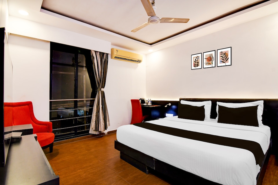 Townhouse Oak Ballygunge Formerly Hotel Lovelock, Ballygunge Kolkata, Kolkata