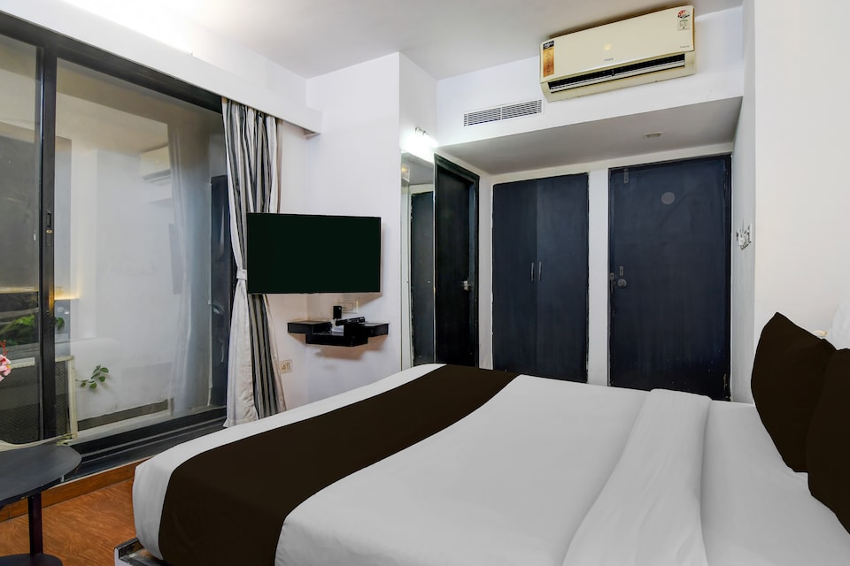 Super Townhouse Oak Ballygunge Formerly Hotel Lovelock, Ballygunge Kolkata, Kolkata