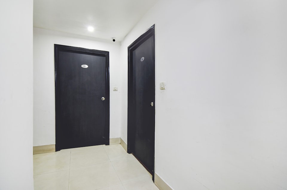 Super Townhouse Oak Ballygunge Formerly Hotel Lovelock, Ballygunge Kolkata, Kolkata