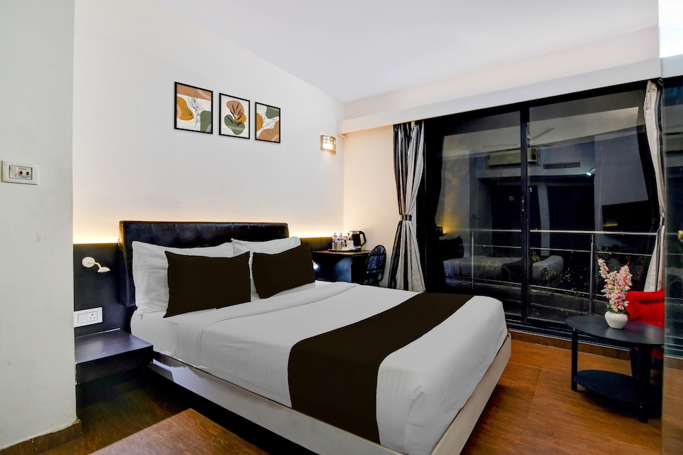 Super Townhouse Oak Ballygunge Formerly Hotel Lovelock, Ballygunge Kolkata, Kolkata