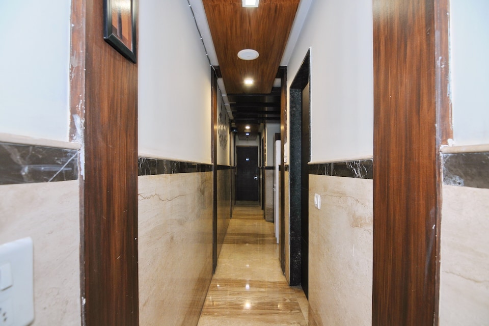 Hotel O The Moon , Kalkaji Delhi, Delhi