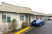  6 Rivers Motel Fortuna near Hwy 101