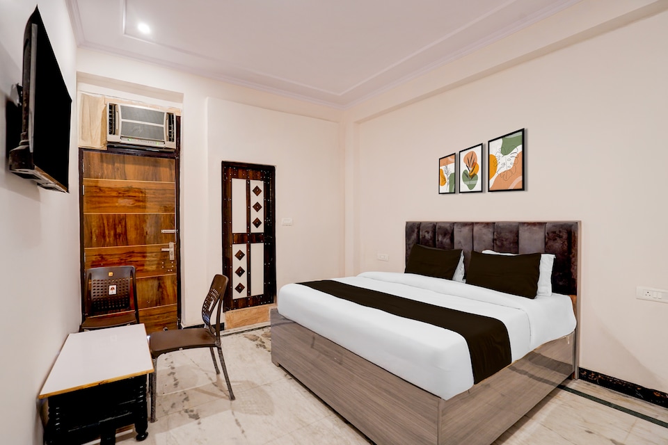 Hotel O R.N. Residency 3, Vaishali Kaushambi Metro, Ghaziabad