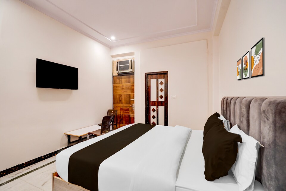 Hotel O R.N. Residency 3, Vaishali Kaushambi Metro, Ghaziabad