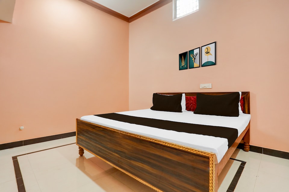 SPOT ON Famous Lodge, Raipur, Raipur