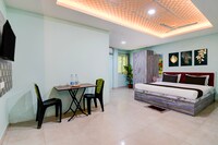 Hotel O DM Plaza