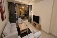  Luxurious One Bedroom Apartment