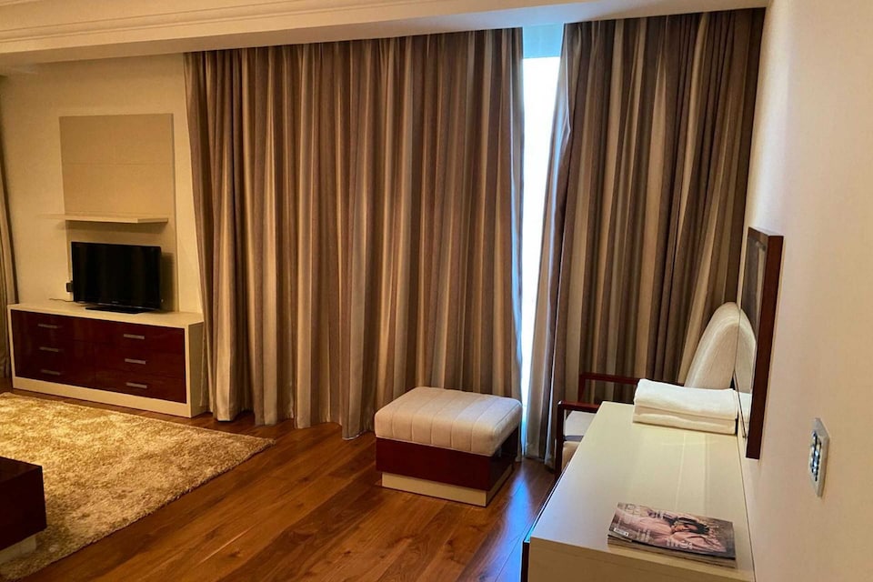 OYO 1557 Home Two Bedroom Furnished Apartment, Al Reem Island, Abu Dhabi