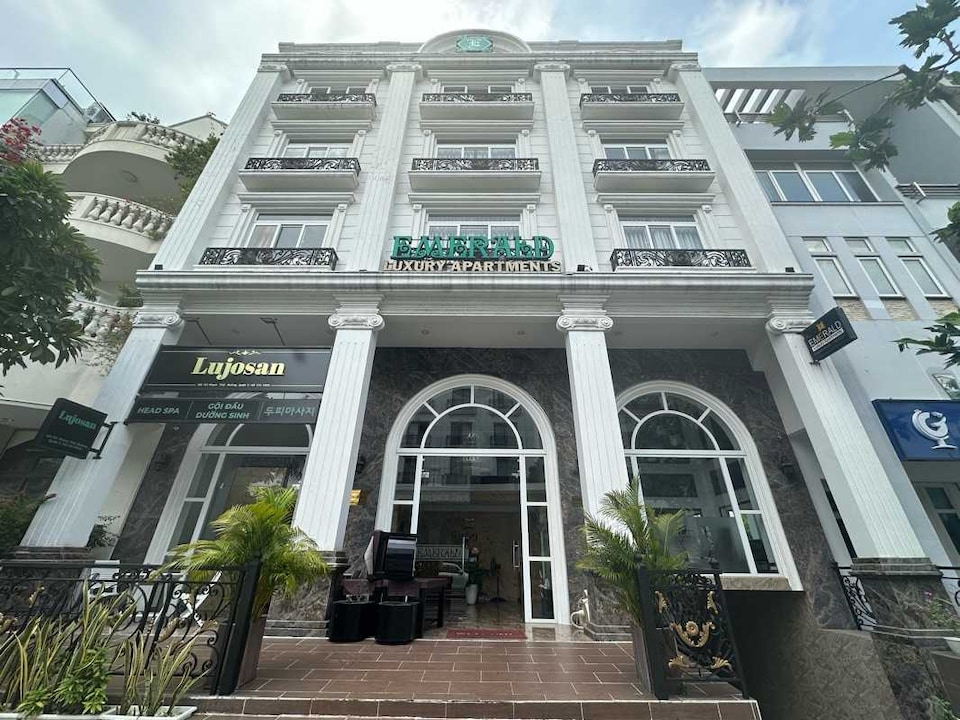 Belvilla Luxury Apartment Near SECC Formerly Emerald Hotel & Apartment, Tan Phong Ho Chi Minh, Ho-Chi-Minh