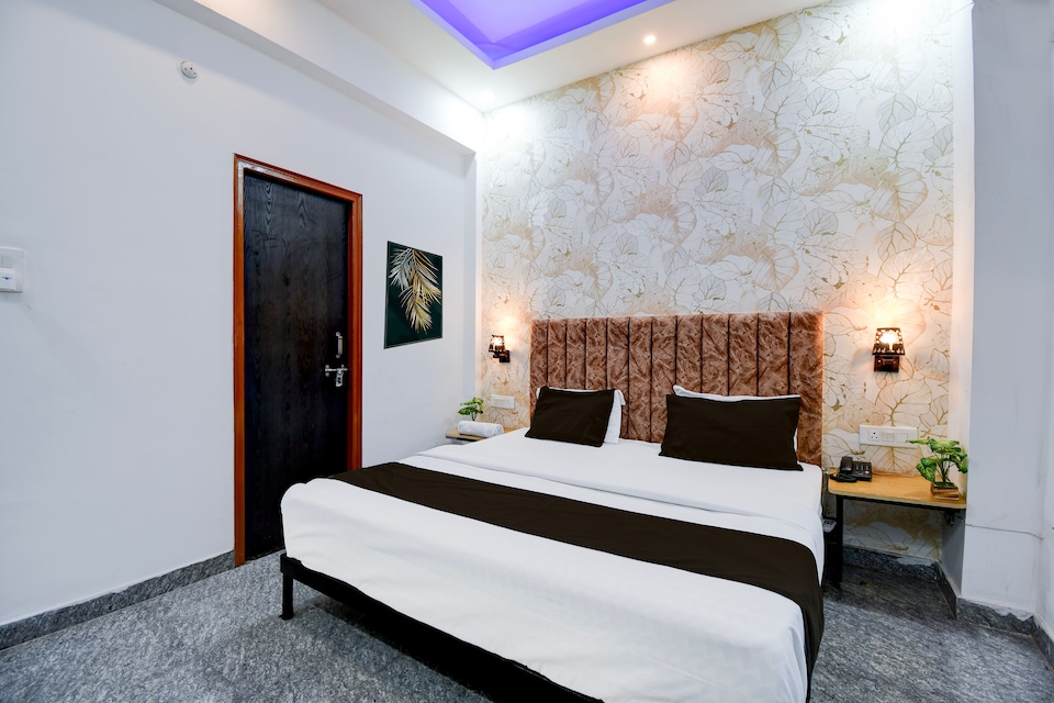 Hotel O VELMORA HOTEL, Gomti Nagar Lucknow, Lucknow