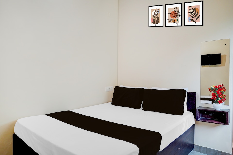 Hotel O BHANUNANDANA BOARDING & LODGING Basaveshwar Nagar, Rajajinagar Bangalore, Bangalore