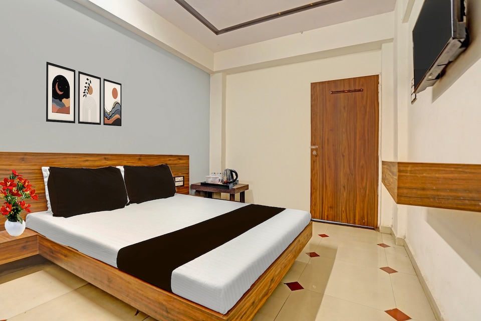 Super Collection O Kadodara Bus Terminal Formerly Hotel Rudra, Kadodra Surat, Surat