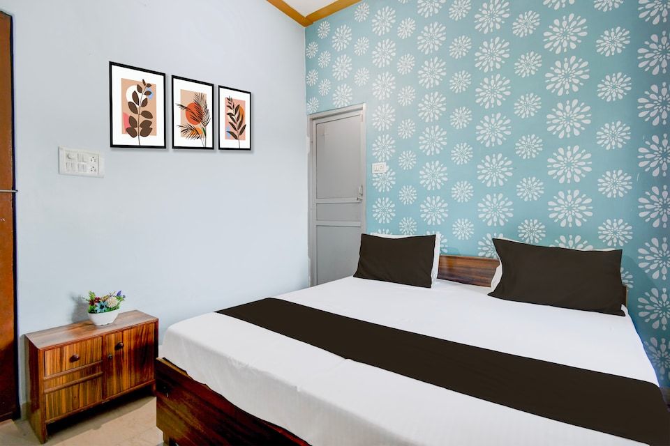 Hotel O Mahamaya Guest House, Sarnath Varanasi, Varanasi