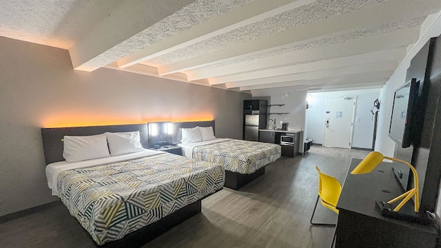 2 Queen Beds | Non-Smoking, Kitchen