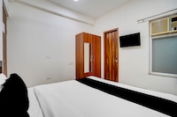 Hotel O Sector 49 Noida Formerly The Urban