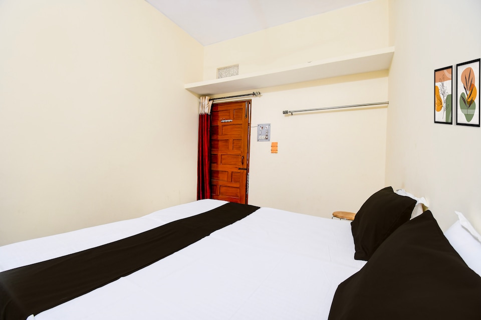 SPOT ON Satyam Shivam Sundaram , Godowlia, Varanasi