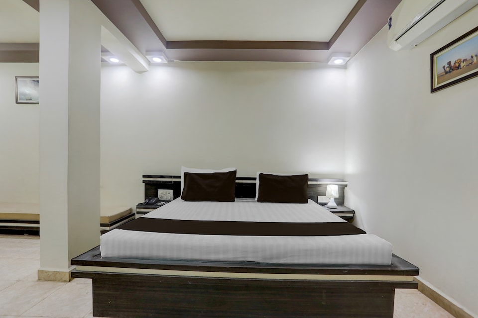 Collection O Mandvi Bus Terminal Formerly Hotel Shraddha, Mandvi-Bhuj, Bhuj