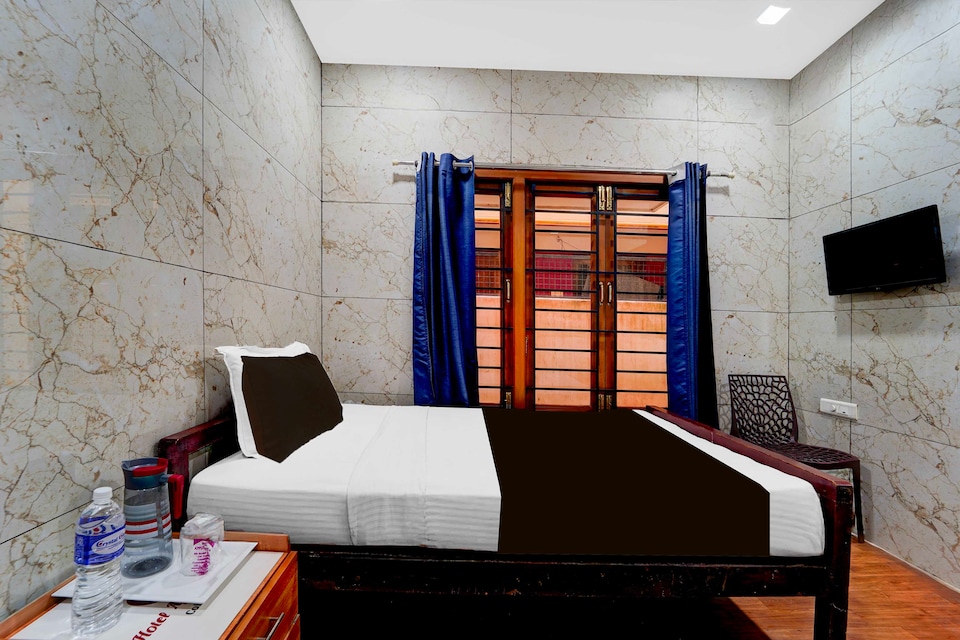 Townhouse Gandhipuram Central Bus Stand, Gandhipuram Coimbatore, Coimbatore