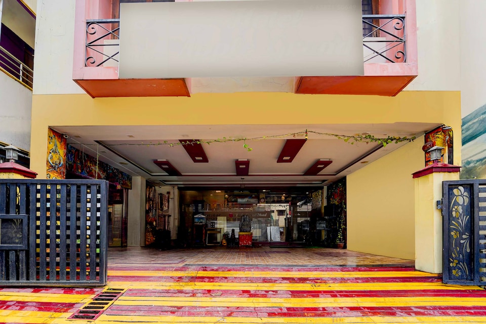 Townhouse Gandhipuram Central Bus Stand, Gandhipuram Coimbatore, Coimbatore