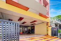 [Day Stay - 8 AM to 8 PM] Hotel O Gandhipuram Central Bus Stand