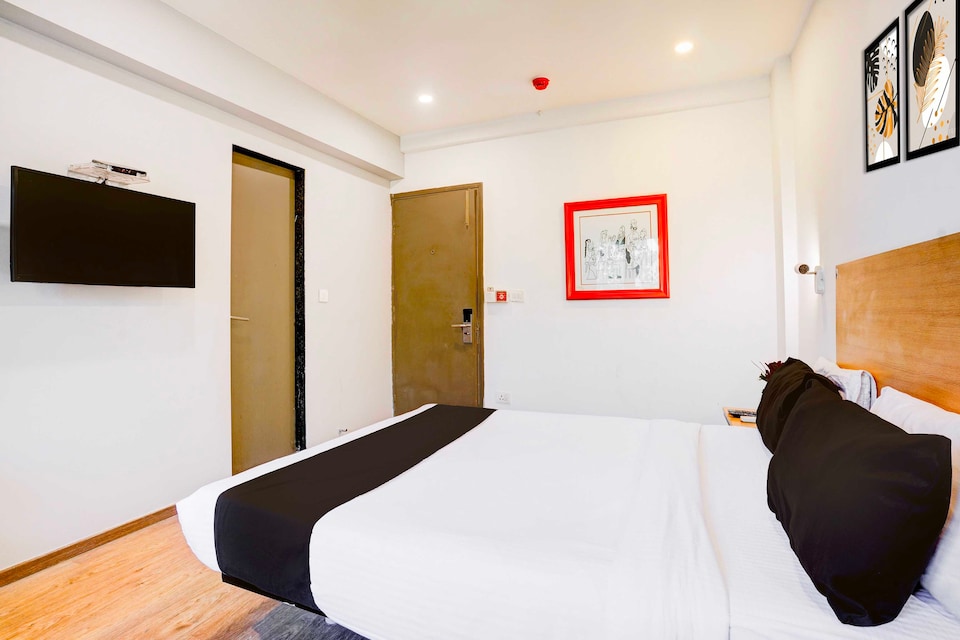 Hotel O  Khar The Unicontinental, Mumbai Bandra-Khar-Santacruz, Mumbai