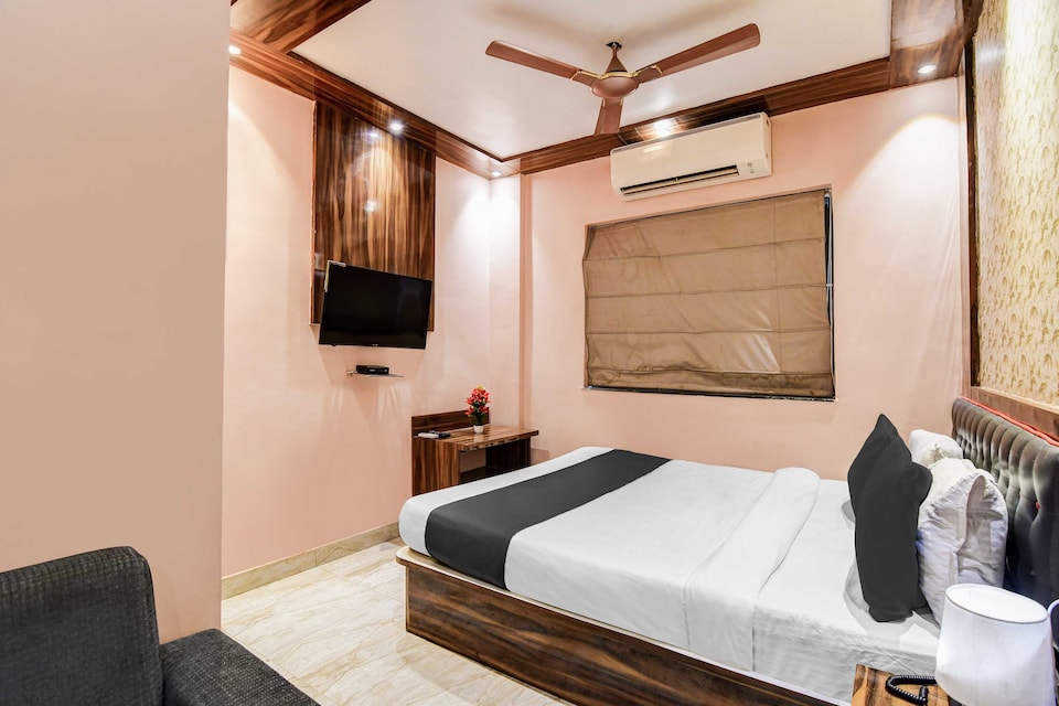 Hotel O Kolkata Rabindra Sadan Metro Station, Park Circus Kolkata, Kolkata