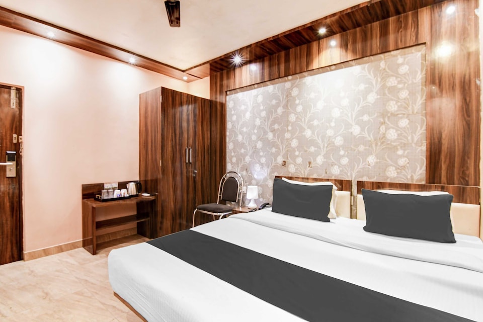 Hotel O Kolkata Rabindra Sadan Metro Station, Park Circus Kolkata, Kolkata