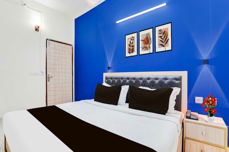 Hotel O West Vinod Nagar Metro Station, Anand Vihar Delhi, Delhi