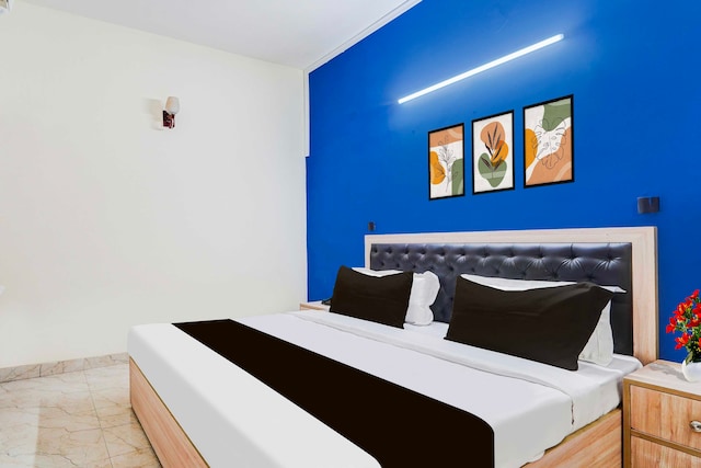 Hotel O West Vinod Nagar Metro Station