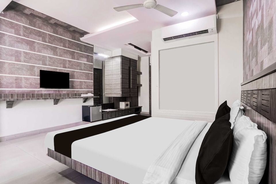 Hotel O  Kranti Square Aurangabad, Beed by pass, Aurangabad