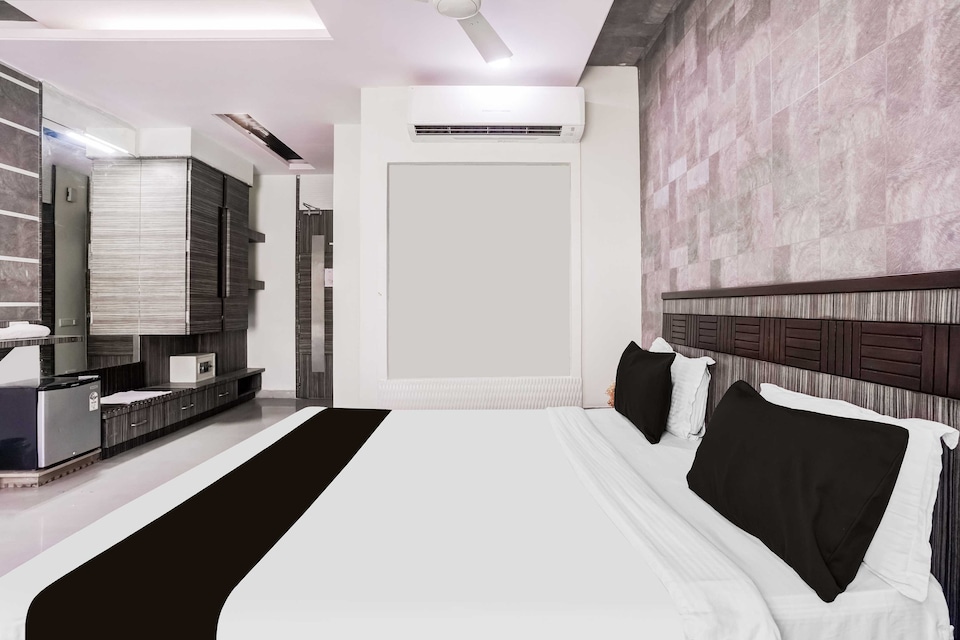 Hotel O  Kranti Square Aurangabad, Beed by pass, Aurangabad