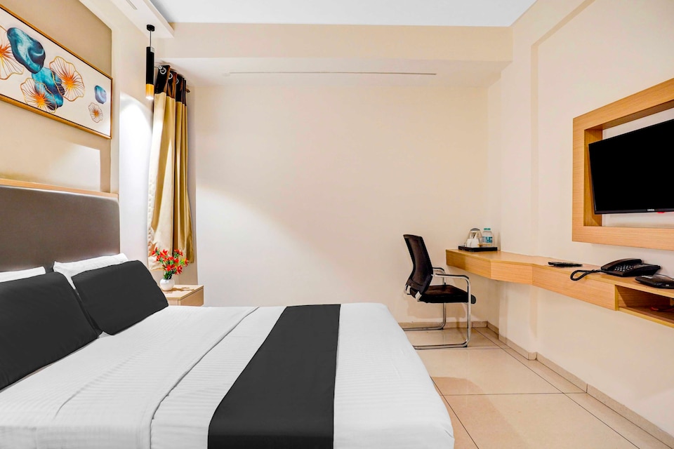 Hotel O Metro Park Opposite Kalasipalya Bus stand, Basvanagudi Bangalore, Bangalore