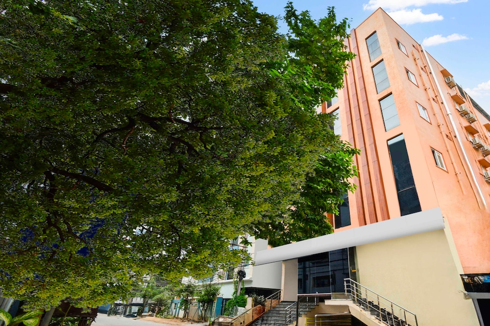 Hotel O Durgam Cheruvu Metro Station, Madhapur, Hyderabad