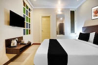 Hotel O New Aatish Market Metro Station