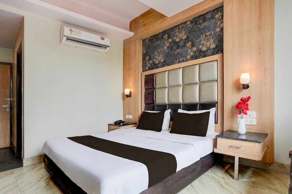 Hotel O Madho Singh Circle, Sindhi Camp, Jaipur