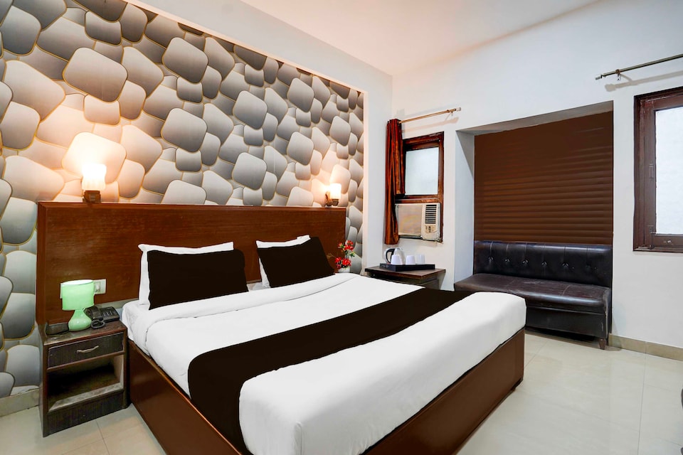 [Day Stay - 8 AM to 8 PM] Hotel O Tourist Complex Area, Fatehabad Road, Agra