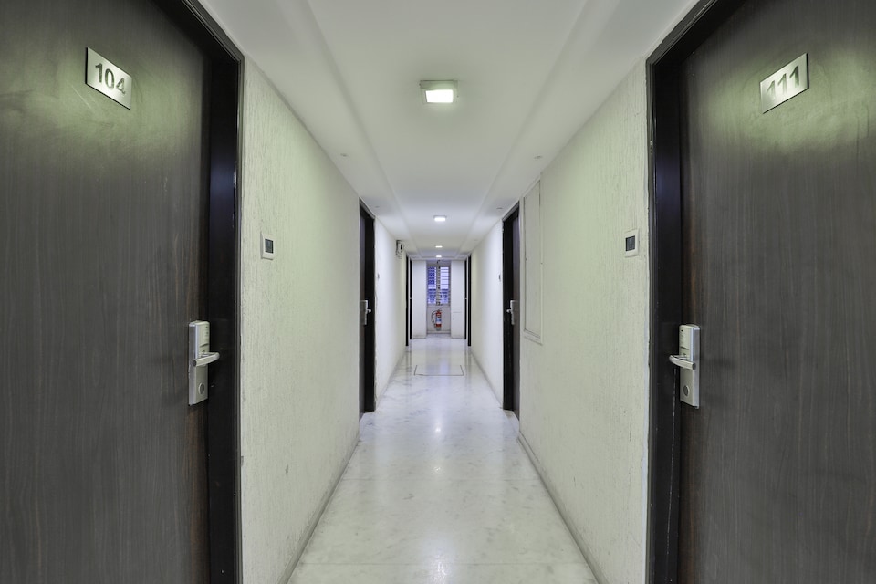 Capital O 2351 Hotel Golden Plaza, Ashram Road Ahmedabad, Ahmedabad