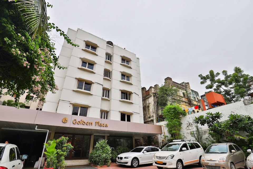 Capital O 2351 Hotel Golden Plaza, Ashram Road Ahmedabad, Ahmedabad