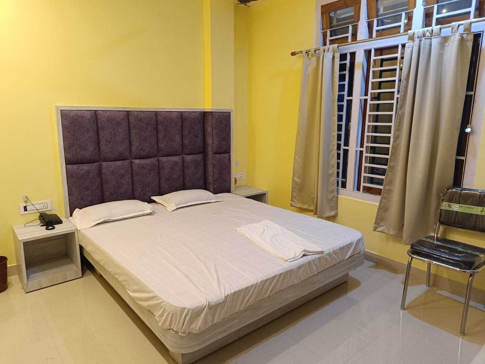 SPOT ON Hotel S OYO, Gopiganj, Gopiganj