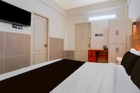 Collection O Karyavattom Near Green Field Stadium